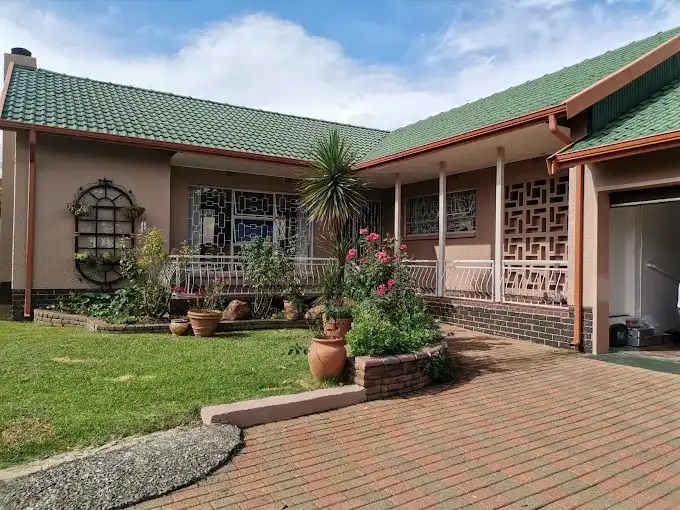 Professional exterior wall painting in Constantia, Cape Town
